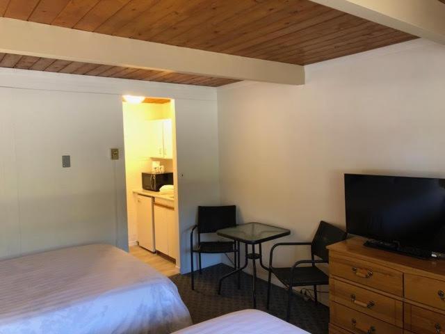 Pines Motel シカマス エクステリア 写真