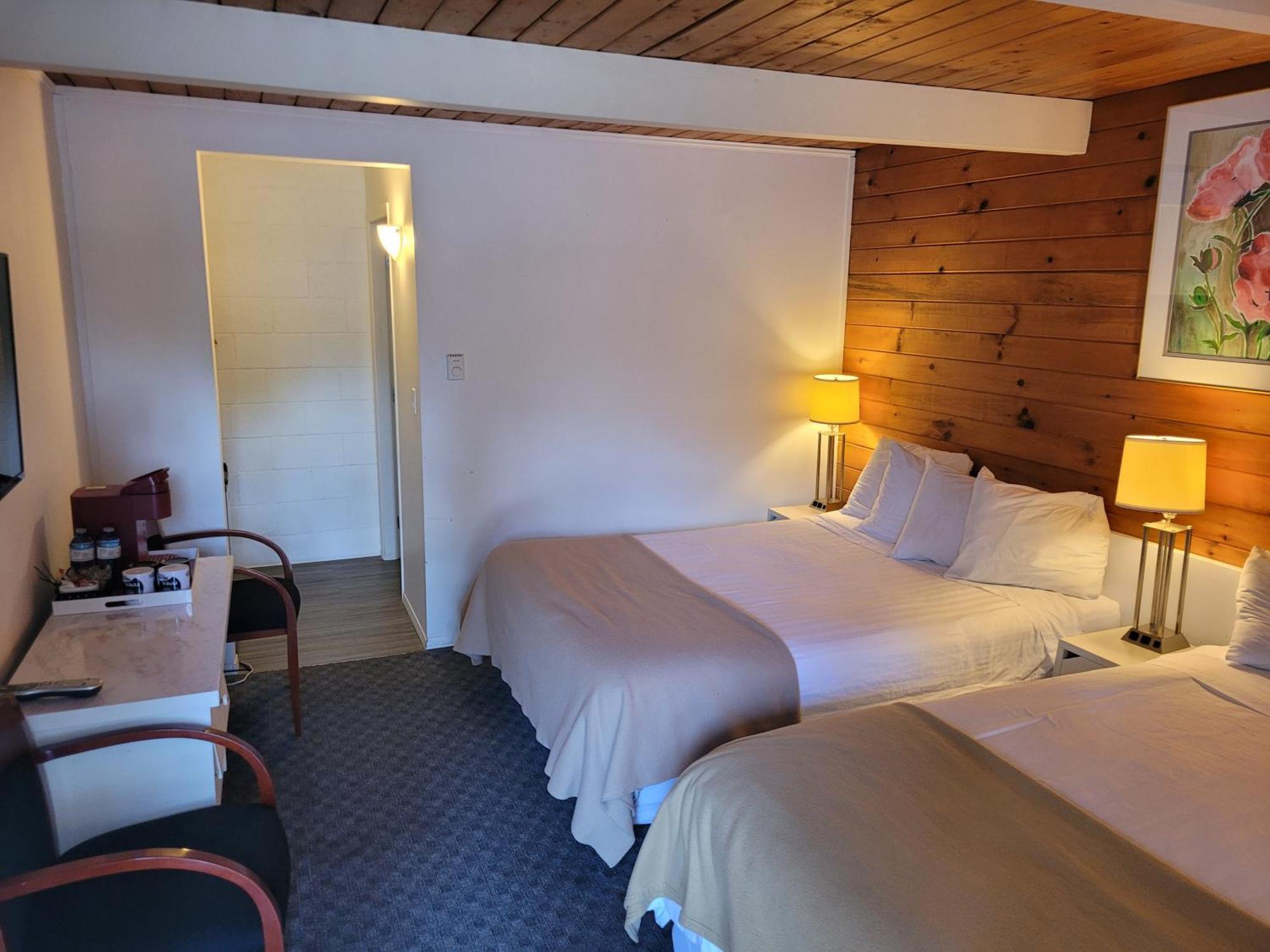 Pines Motel シカマス エクステリア 写真
